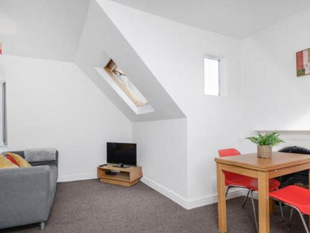 House for rent in Follaton, Strode