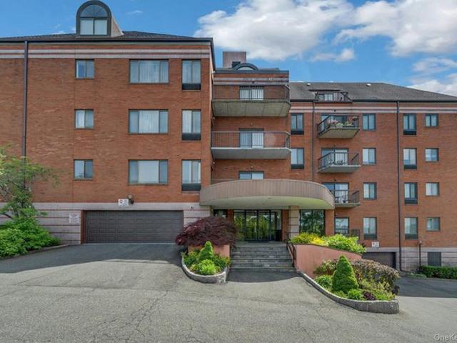 Condo for sale in Scarsdale, New York