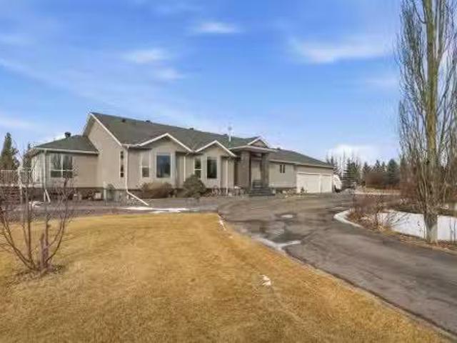 House for sale in Alberta
