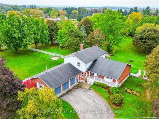 House for sale in Sandford, Uxbridge