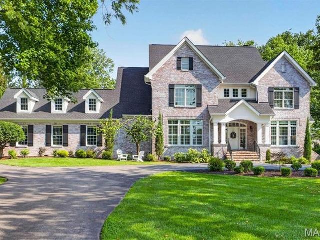 House for sale in Creve Coeur, Missouri