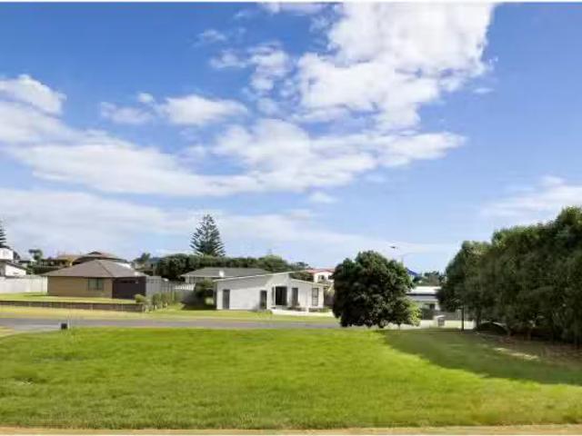 House for sale in Baylys Beach, Northland