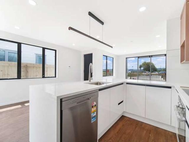 House for sale in Awhitu