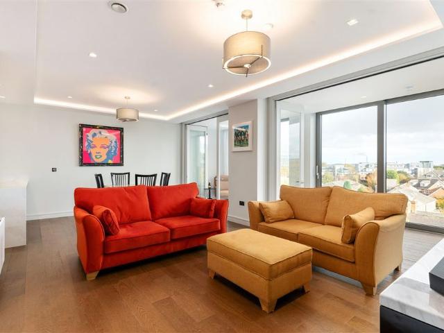 Apartment to rent in Bluebell, North Tipperary