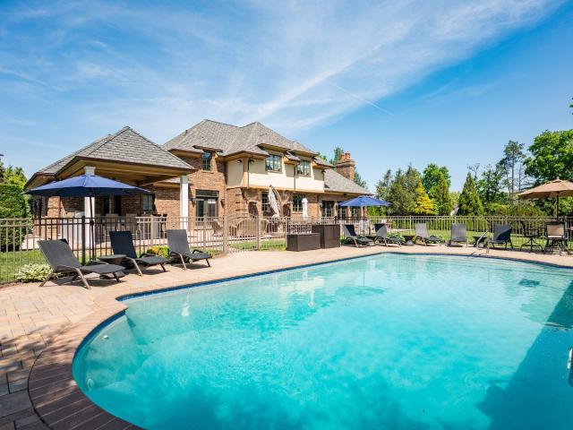 House for sale in Old Westbury
