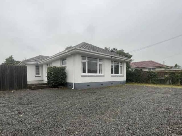 House for rent in Chaslands, Canterbury
