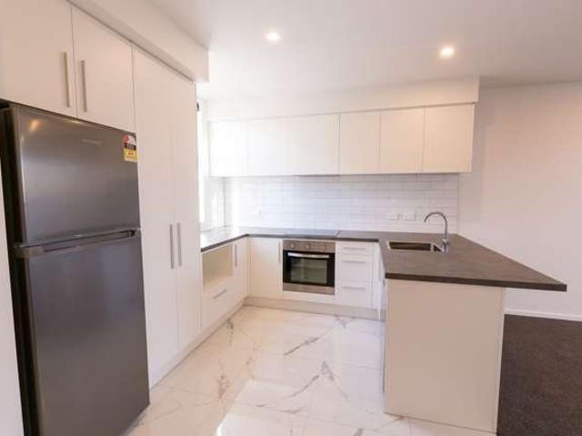 Townhouse for rent in Heathcote, Canterbury