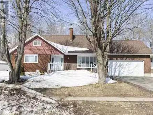 House for sale in Sault Sainte Marie, Ontario