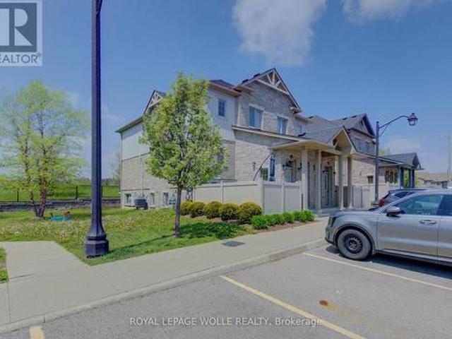Townhouse for sale in Brigadoon, Kitchener