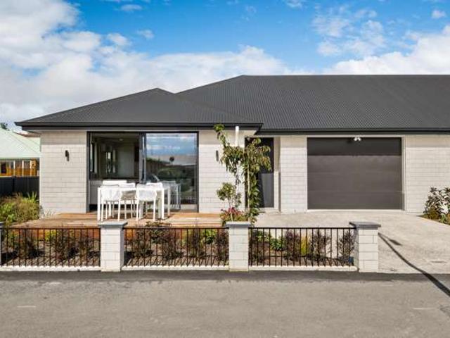 House for sale in Otakou