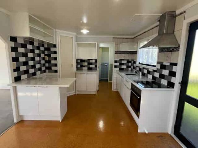 House for rent in Oratia, Oroua County