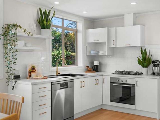 House for sale in Chaslands, Canterbury