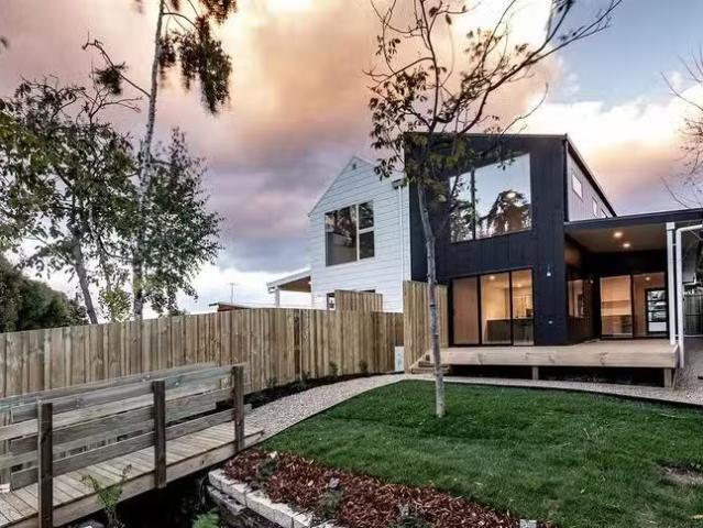 House for rent in New Town