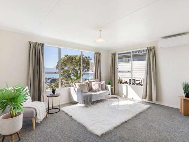 Townhouse for sale in Khandallah, Wellington