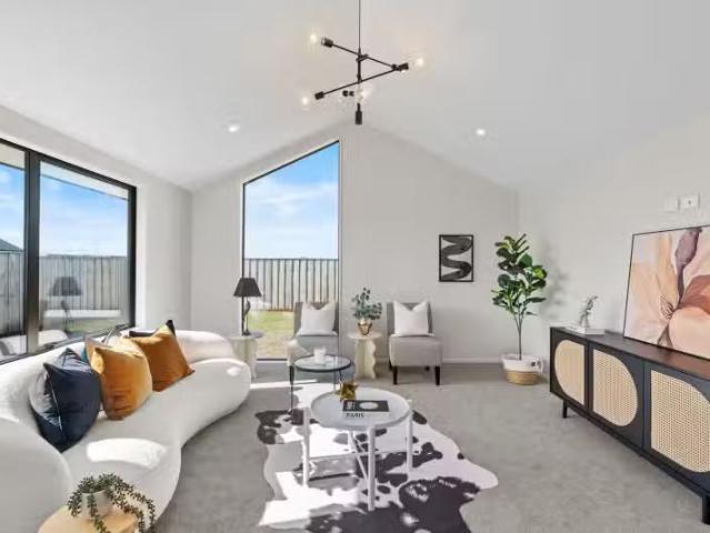 House for sale in Chaslands, Canterbury