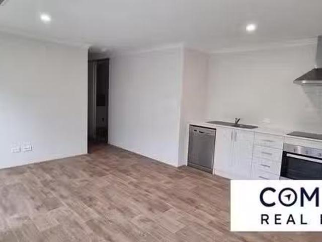 House for rent in Lakelands