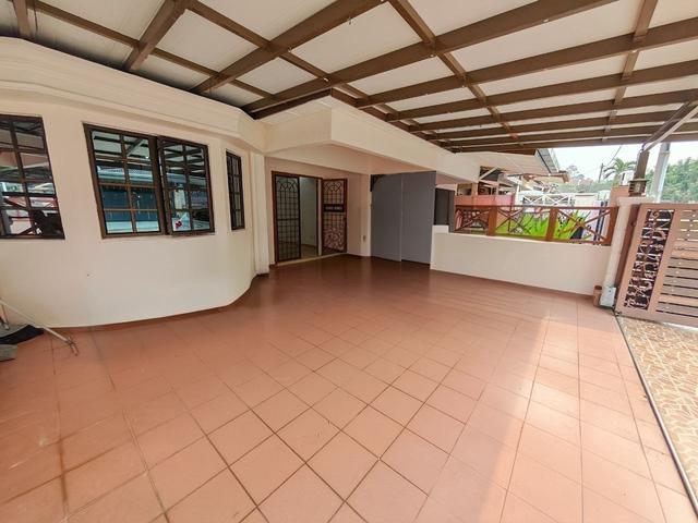 Terraced House for sale in Malaka
