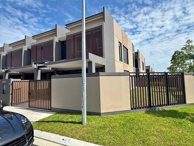 Terraced House for sale