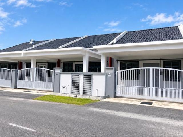 Terraced House for sale in Malaka