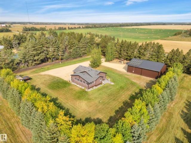House for sale in Alberta
