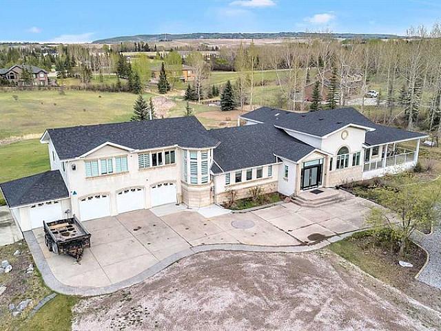 House for sale in Crossfield, Alberta