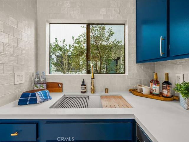 Townhouse for sale in Canoga Park, California