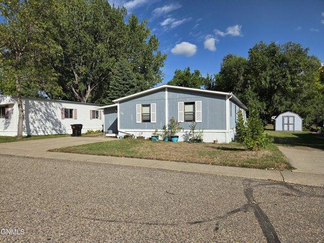 House for sale in Bismarck, Burleigh County