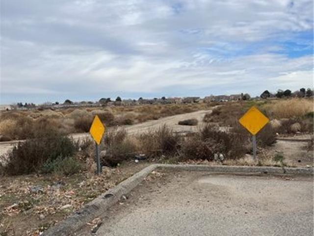 Land for sale in Lancaster, California