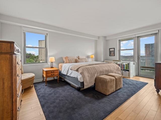 Property for sale in The Bronx, Arverne