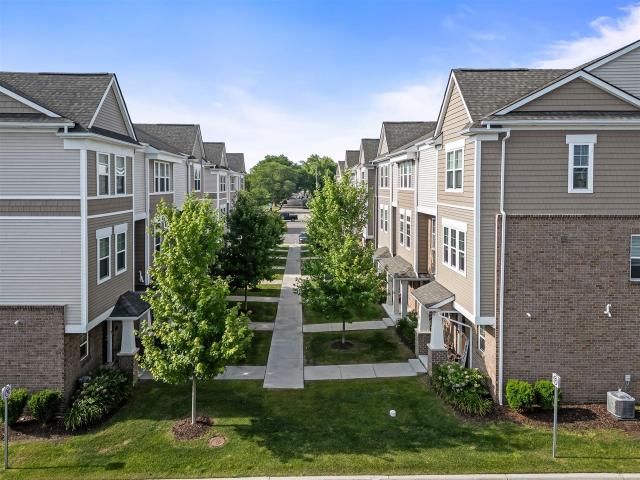 Condo for sale in Royal Oak