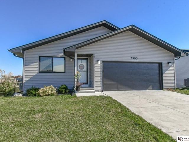 House for sale in Hartland's View Pointe West, Lincoln