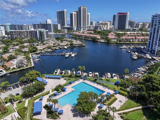Condo for sale in Hallandale, Florida