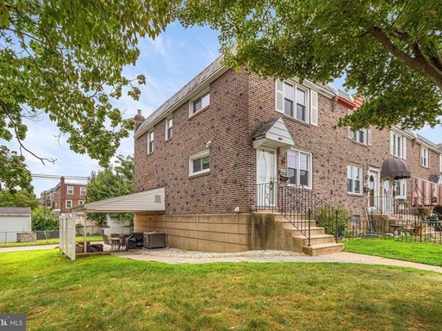 Townhouse for sale in Delco, Pennsylvania