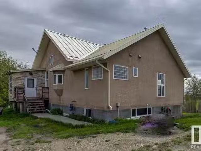 House for sale in Alberta