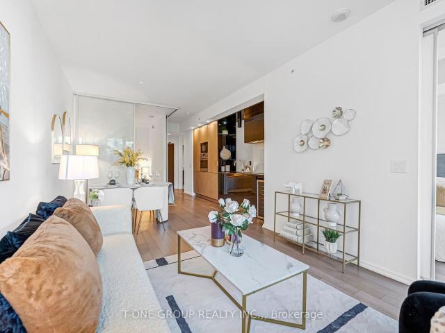 Condo for sale in Toronto, Golden Horseshoe