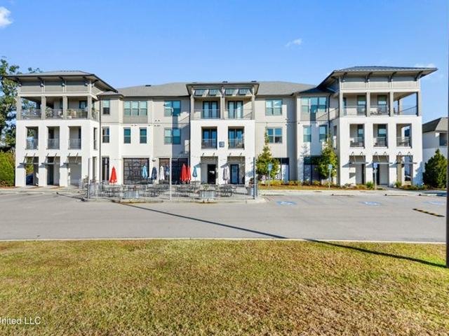 Condo for sale in Ocean Springs, Mississippi
