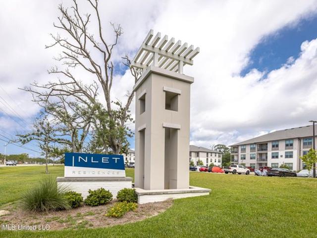 House for sale in Ocean Springs, Mississippi