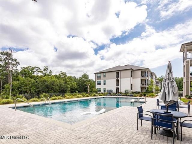 Condo for sale in Ocean Springs, Mississippi