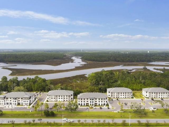 Condo for sale in Ocean Springs, Mississippi
