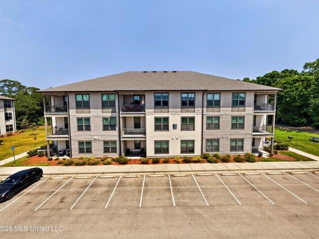 Condo for sale in Ocean Springs, Mississippi