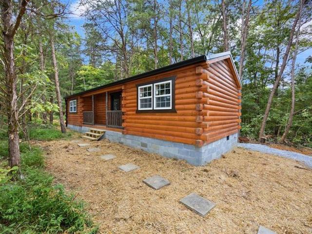 House for sale in Columbia, Adair County