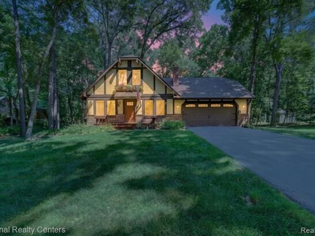 House for sale in Wixom, Michigan