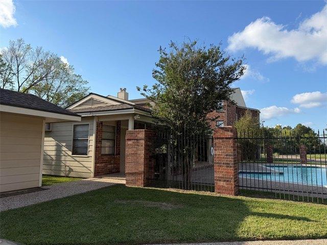 Condo for sale in Dickinson, Texas