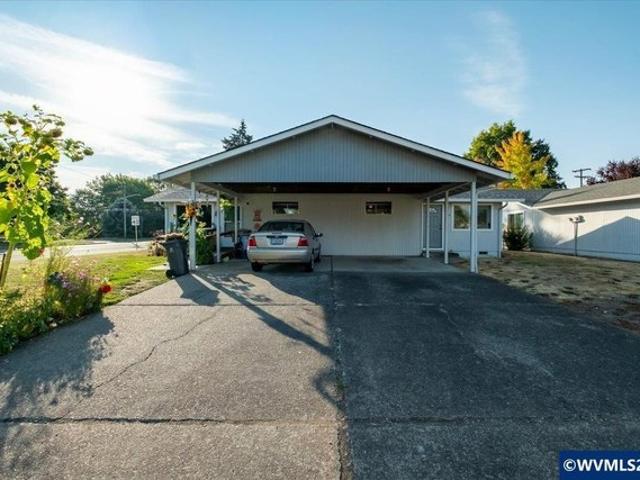 House for sale in Oregonia