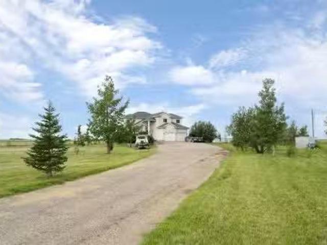 House for sale in Alberta