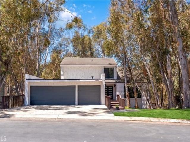 House for sale in The Woods, Lake Forest