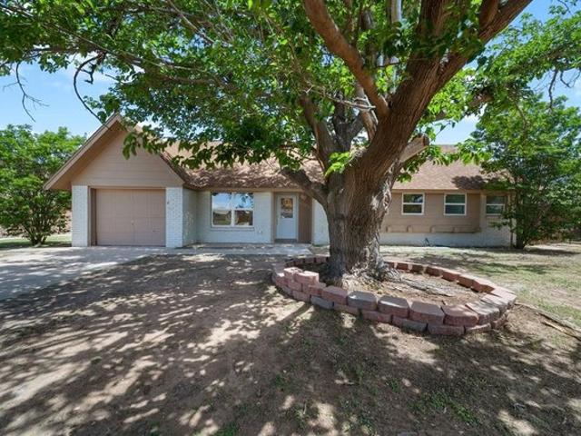House for sale in Howard, Texas