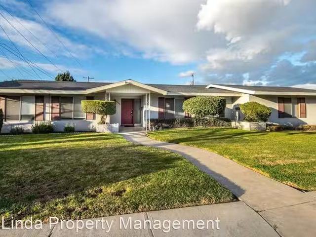 House for rent in Ontario