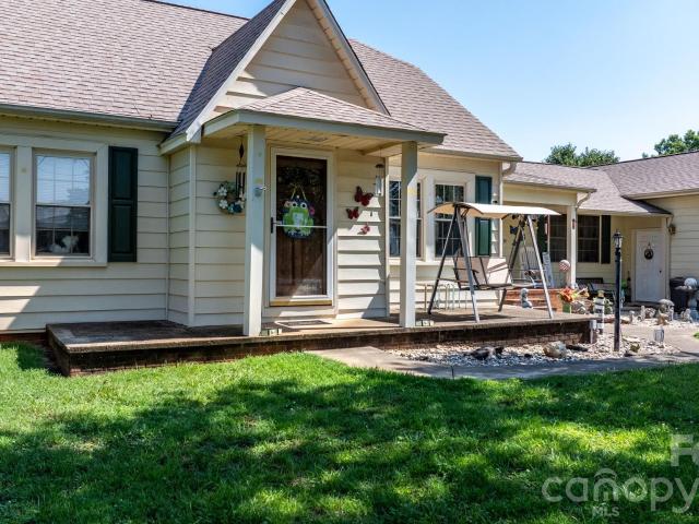 House for sale in Sutton Place, Cajah's Mountain
