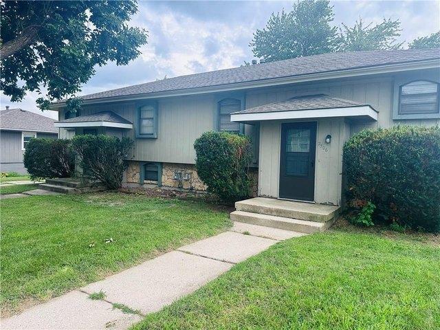 House for sale in Briarwood Oaks Estates, Blue Springs